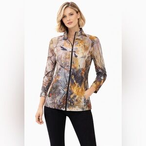 DOLCEZZA: Artistic Zip-Up Jacket with Bold Print